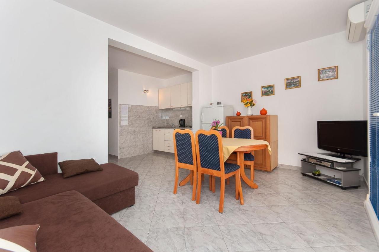 Apartments Marija Pisak Exterior photo