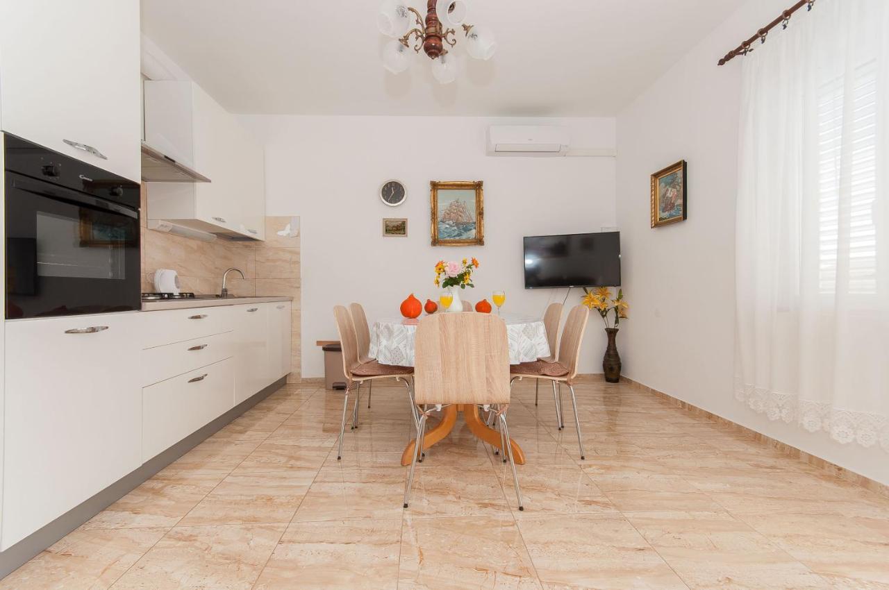 Apartments Marija Pisak Exterior photo