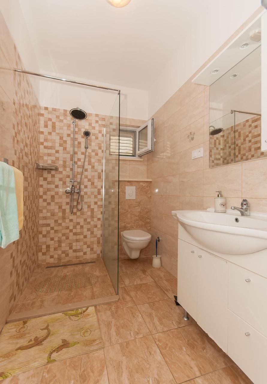 Apartments Marija Pisak Exterior photo