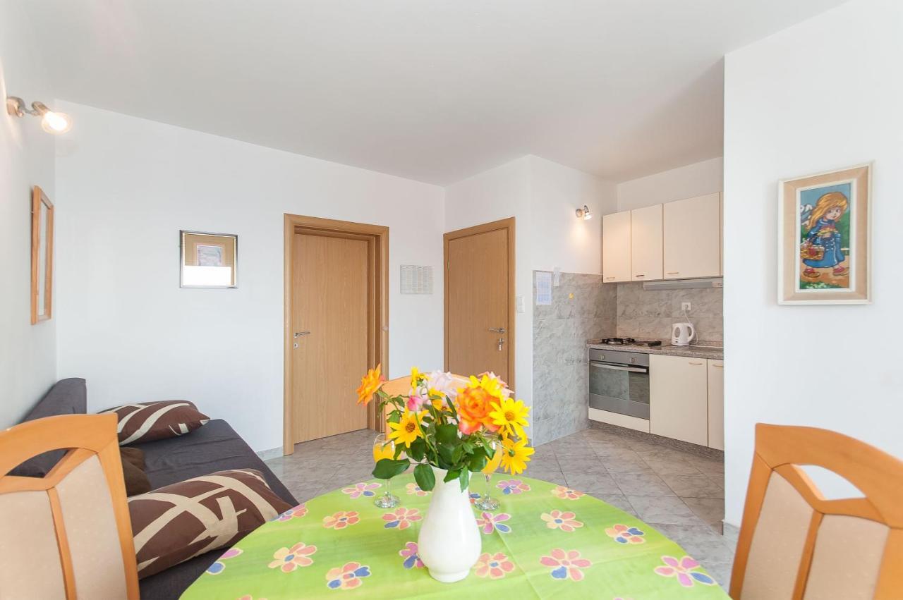 Apartments Marija Pisak Exterior photo